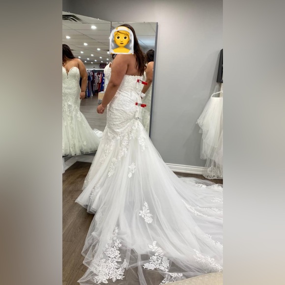 Essence of Australia Wedding Dress - Picture 2 of 12